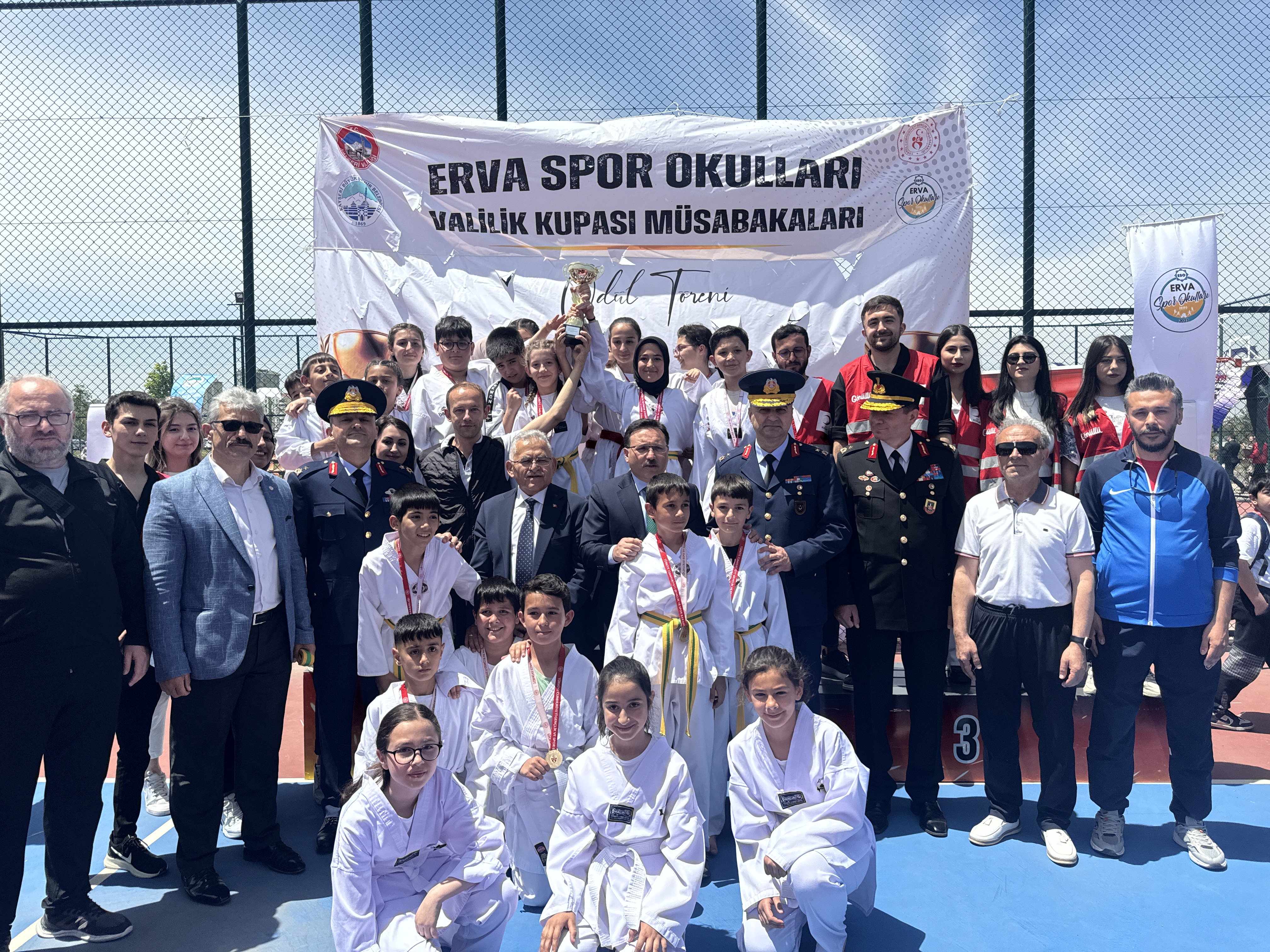 19 MAYISTA KUPALARINI ALDILAR!